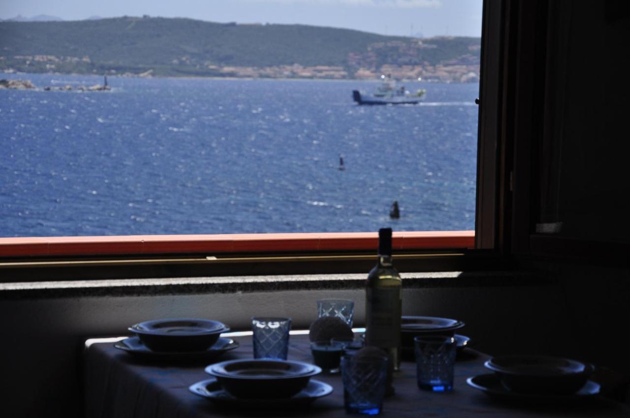 Appartamentino Panoramico...Con Finestra Sul Mare! La Maddalena  Luaran gambar