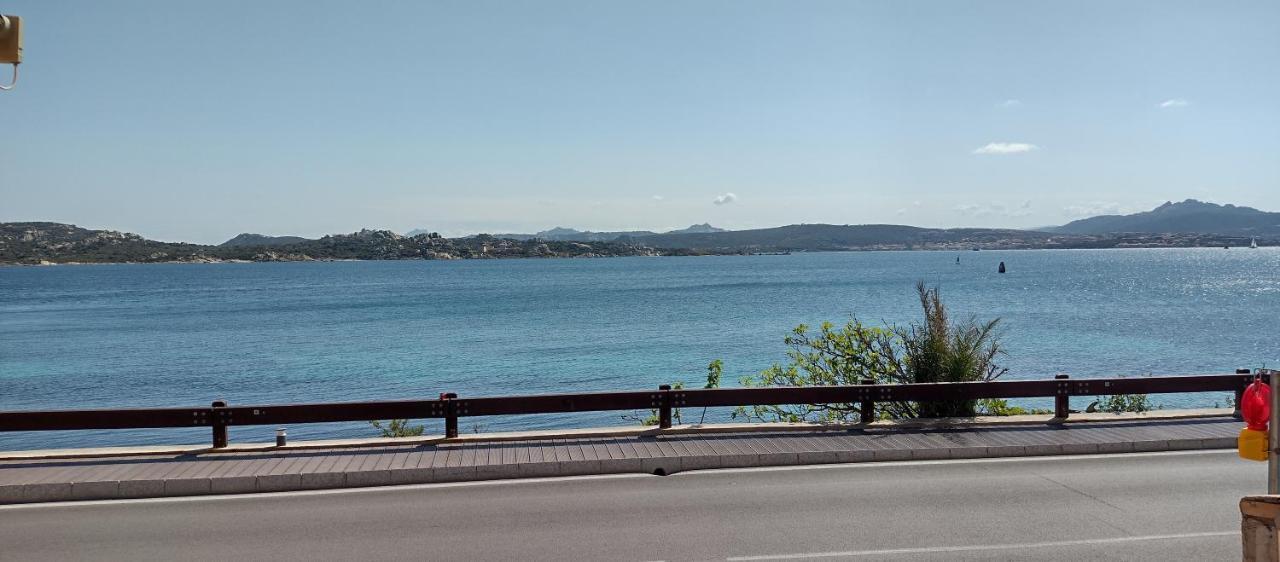Appartamentino Panoramico...Con Finestra Sul Mare! La Maddalena  Luaran gambar