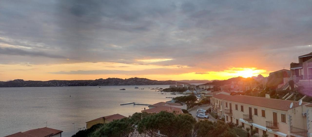 Appartamentino Panoramico...Con Finestra Sul Mare! La Maddalena  Luaran gambar