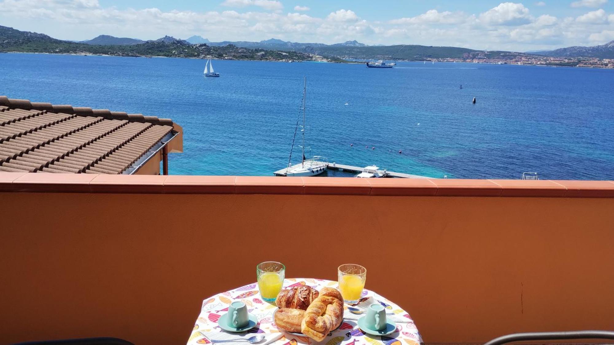 Appartamentino Panoramico...Con Finestra Sul Mare! La Maddalena  Luaran gambar